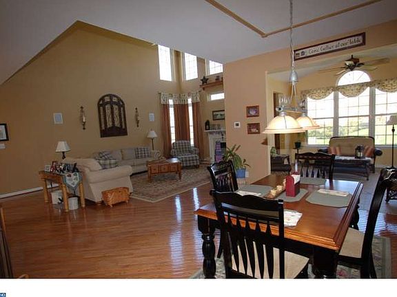 4th image of 29 Dublin Dr