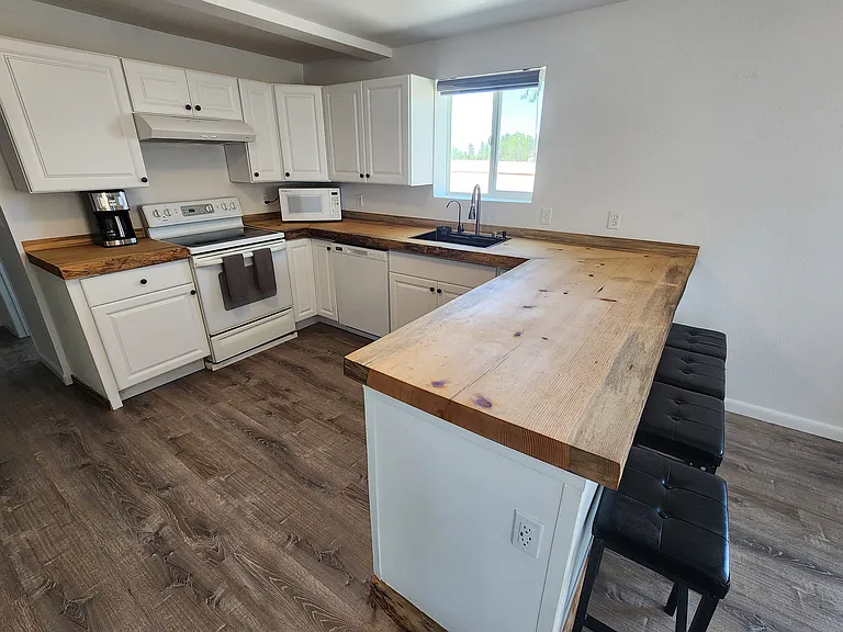 537 S Taylor Rd — Photo 1