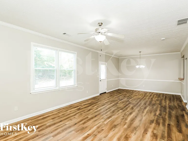 1717 Taylor Ave — Photo 5
