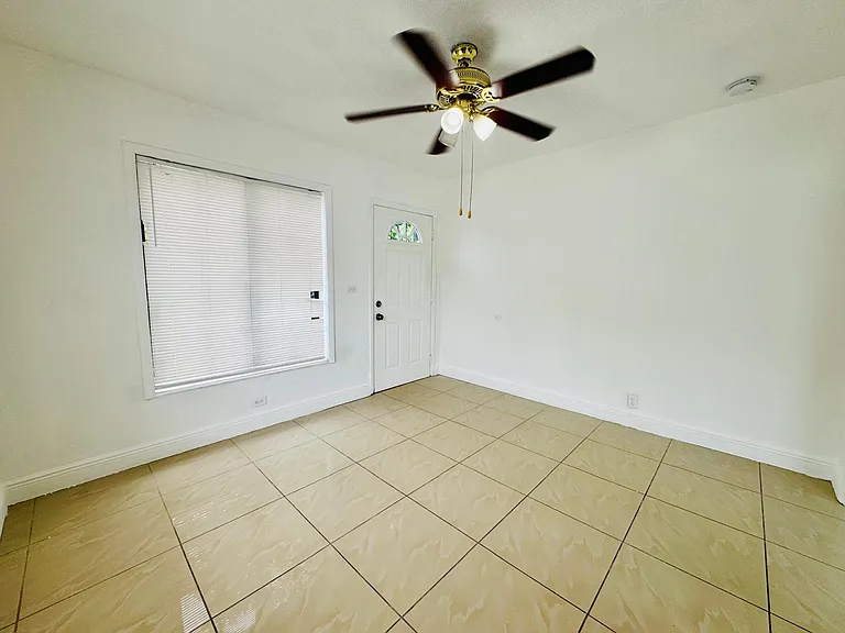 1060 NW 116th St #1 — Photo 5