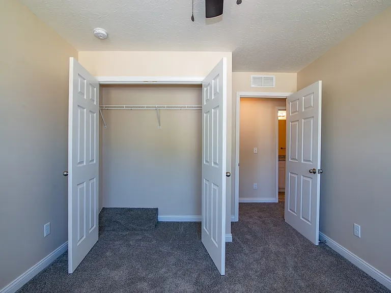 203 Dixon Cir — Photo 40
