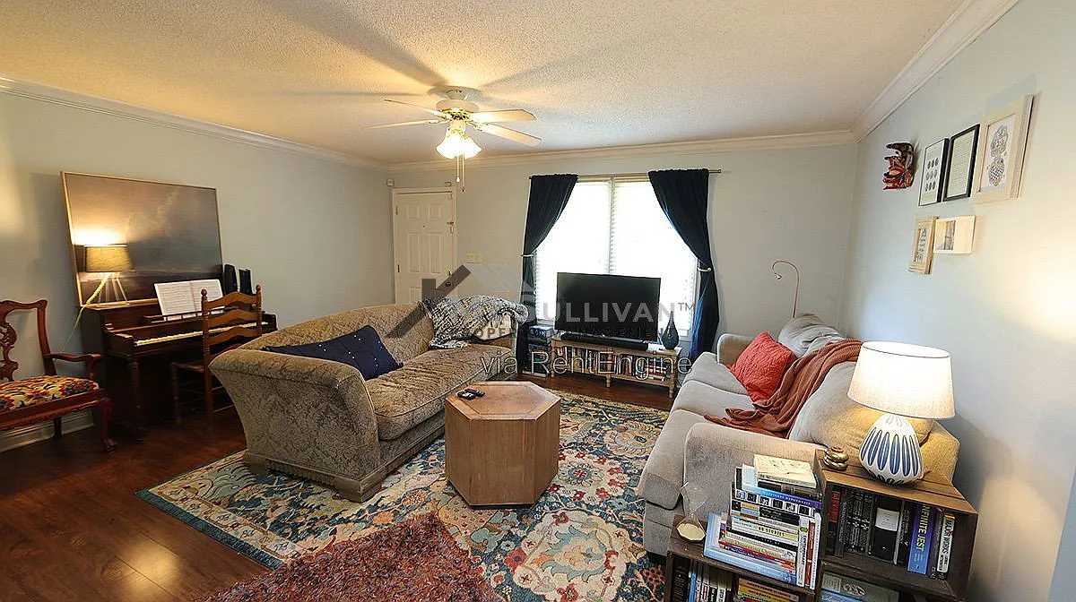 3 bed, 2.0 bath, 1574 sqft, $1,800 — Photo 3