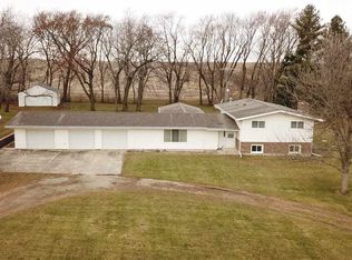 11541 X Ave, Cedar Falls, IA 50613