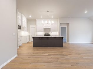 3112 Warwick Way, Moore, OK 73160
