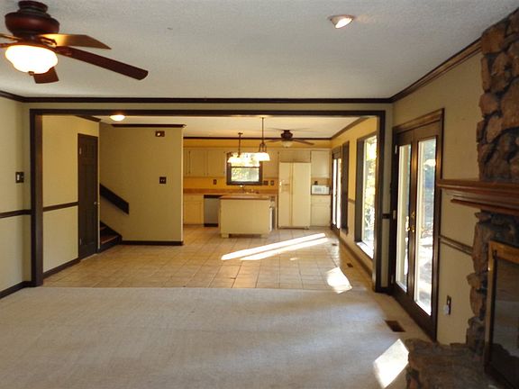 3rd image of 225 Silent Brook Dr