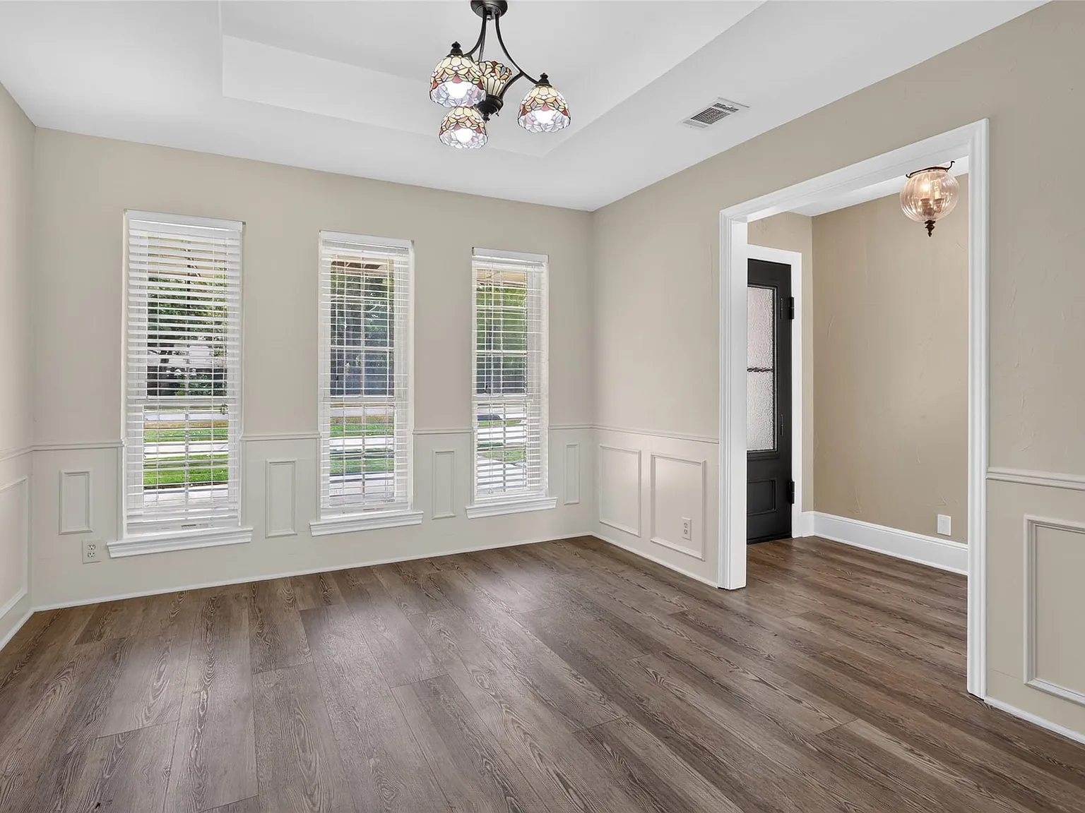 5 bed, 4.0 bath, 3576 sqft, $6,250 — Photo 4