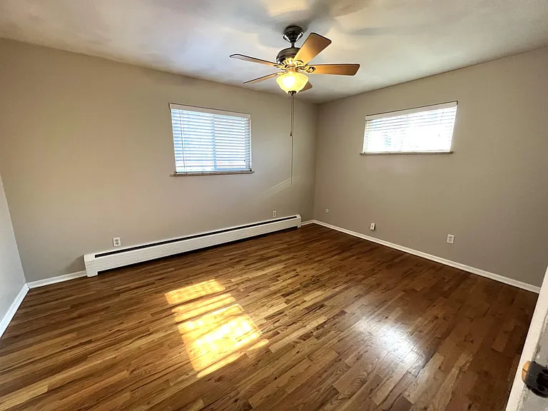 5858 Pierson St — Photo 9