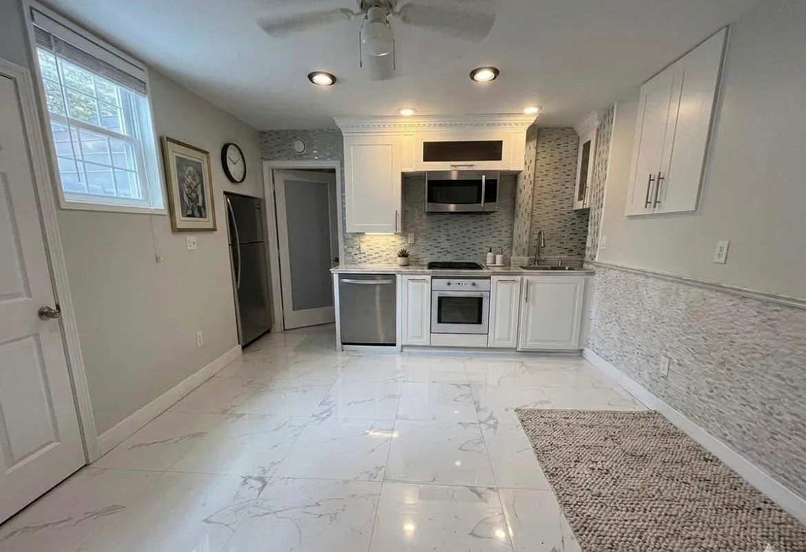 1 bed, 400 sqft, $2,350 — Photo 1