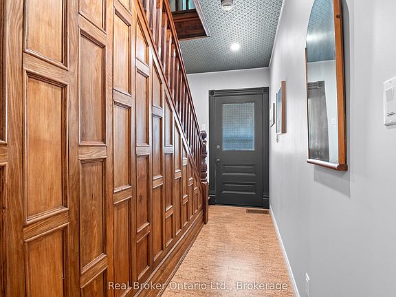 3rd image of 677 Garafraxa St N