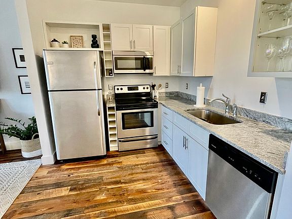 5th image of 1225 4th Ave S APT 206