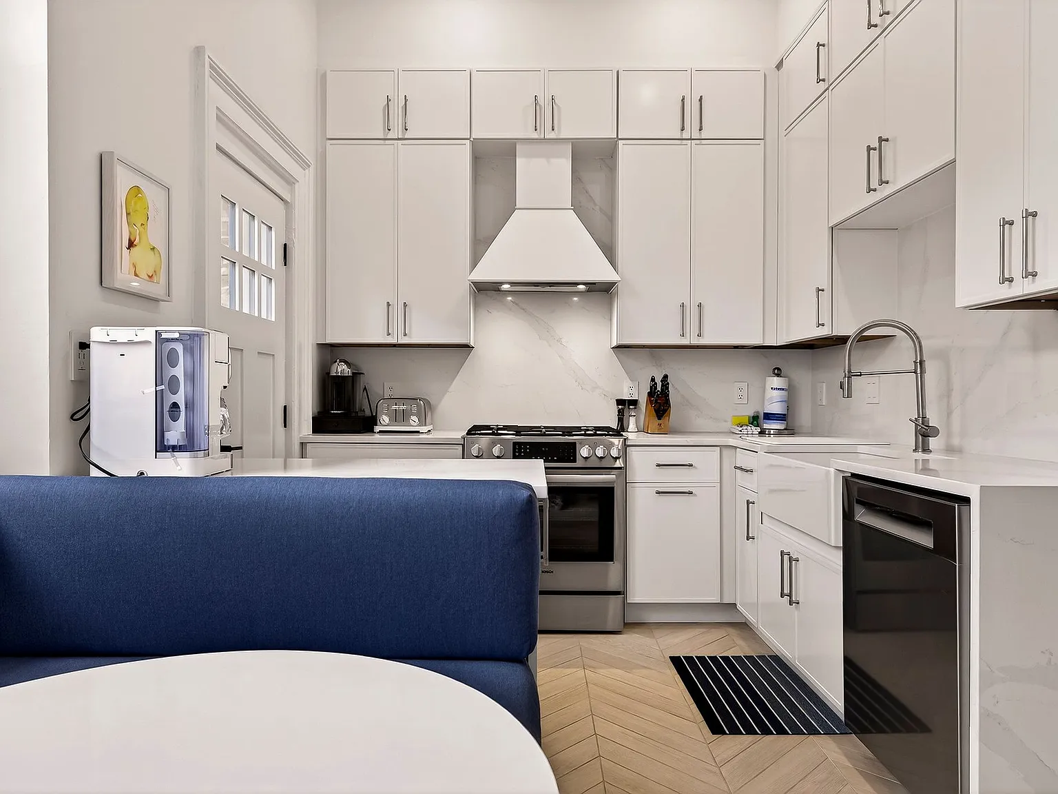 2 bed, 1908 sqft, $5,500 — Photo 1