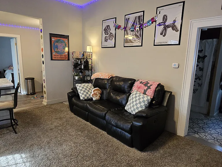 906 Oxford Ave #1 — Photo 11