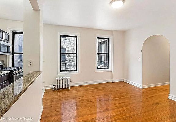 5th image of 121 Seaman Ave APT 6D