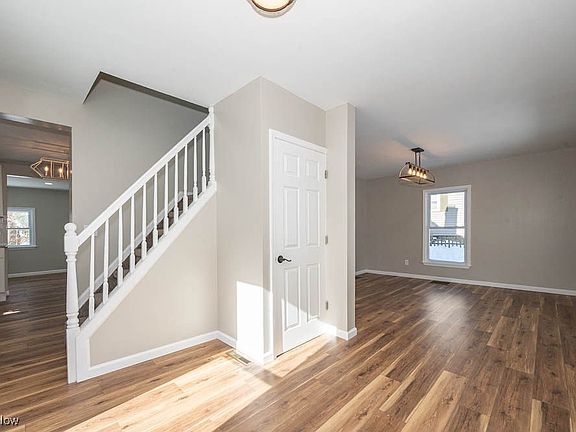 3rd image of 267 Hawley Ave