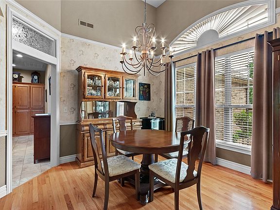 5th image of 4401 W Arlington Dr