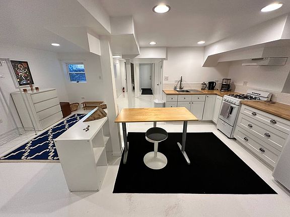 2nd image of 2326 N Sawyer Ave #1