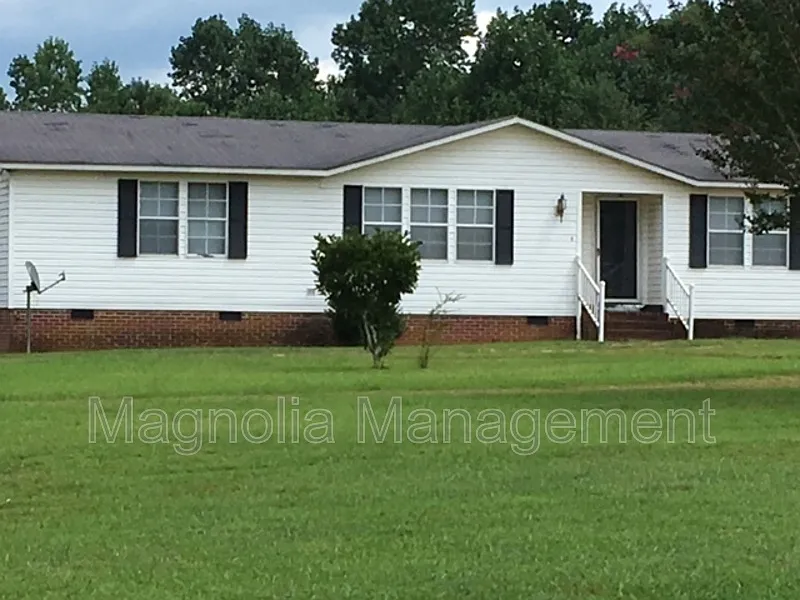 3 bed, 2.0 bath, $1,495 — Photo 1