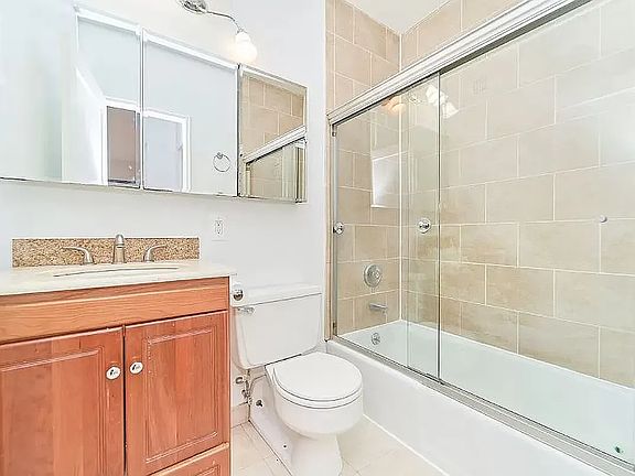 4th image of 207 E 37th St APT 2A