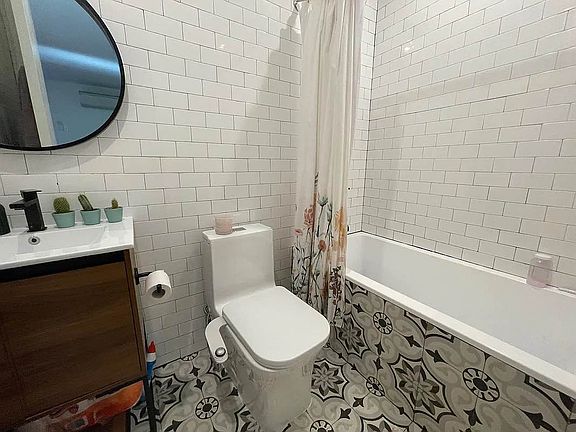 2nd image of 1265 Herkimer St #2B