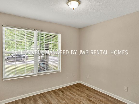 5th image of 3222 Gilmore St