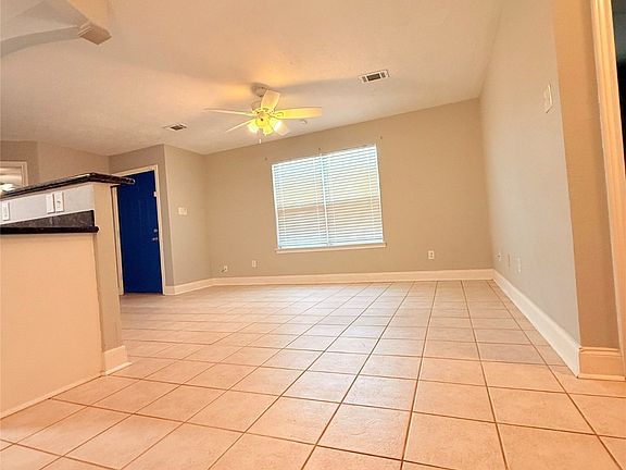 5th image of 320 Willowick St #320