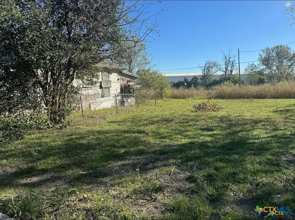 1015 S 12th St, Temple, TX 76504