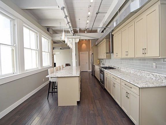 3rd image of 335 W 5th St APT 506