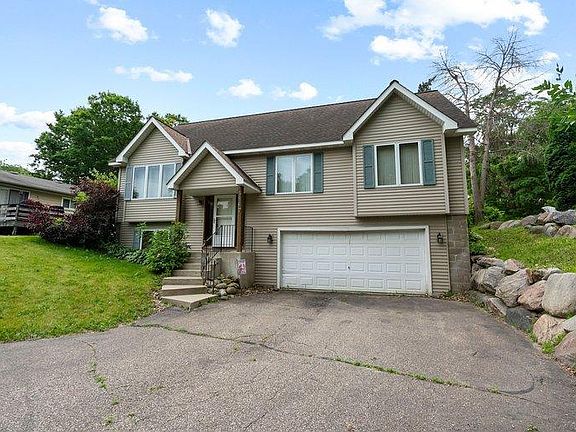 2nd image of 5867 Bartlett Blvd