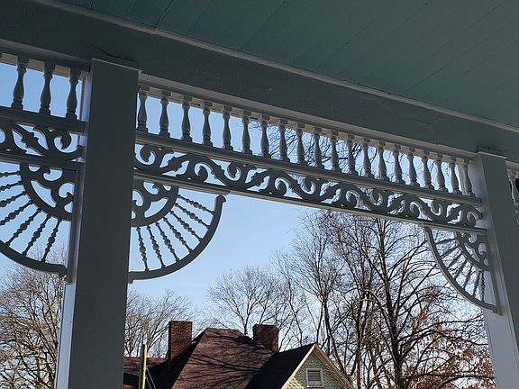2nd image of 821 Eleanor St
