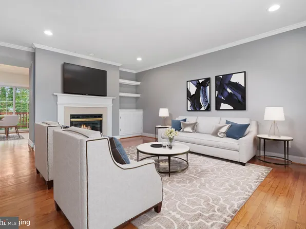 7 Herbert St, Alexandria, VA 22305