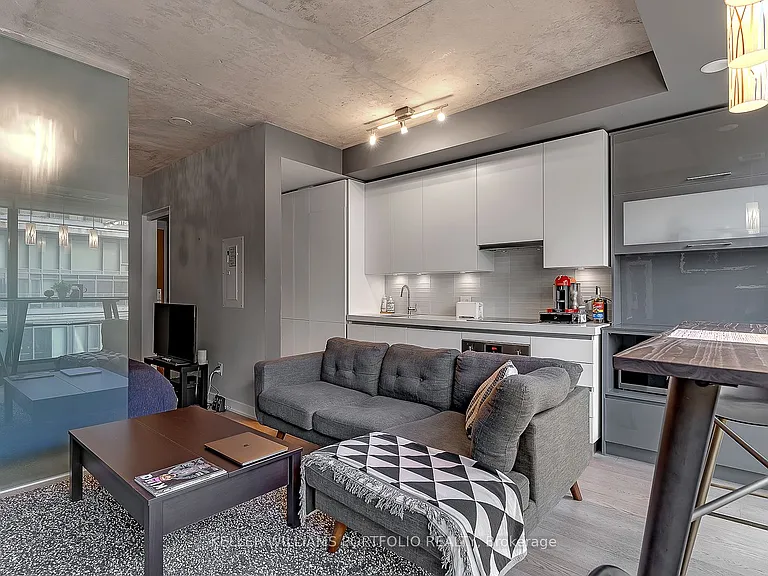 629 King St W #622 — Photo 13