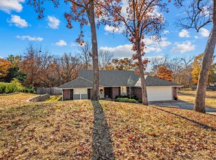 3715 Ravenwood Dr, Bartlesville, OK 74006