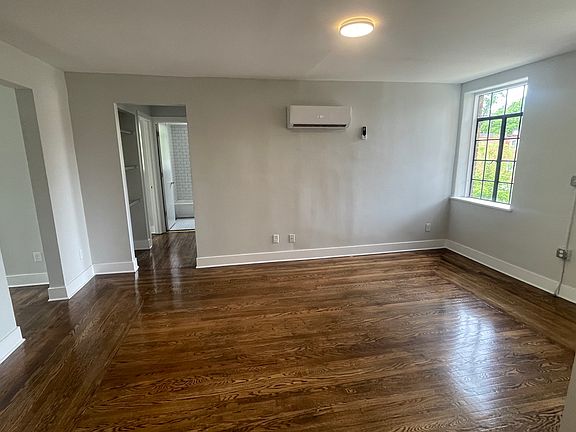 4th image of 700 Chalfonte Pl #12