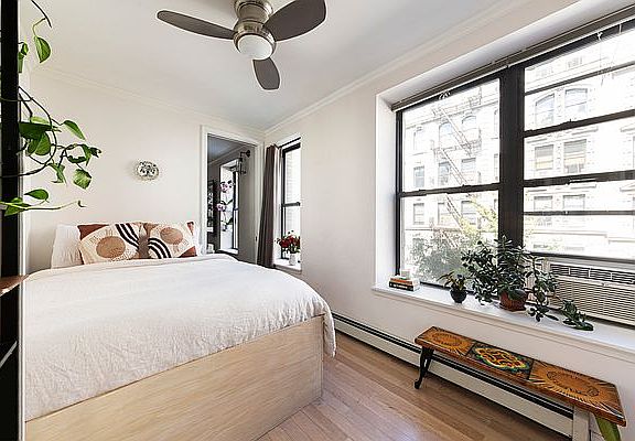 2nd image of 220 W 111th St APT 3A