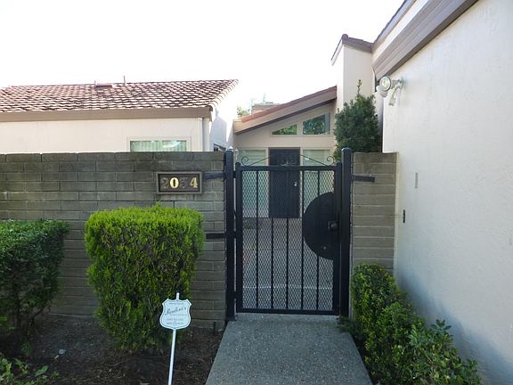 3rd image of 2034 Venetian Dr