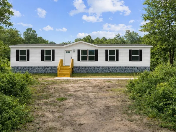 110 Lunar Ln, Loris, SC 29569