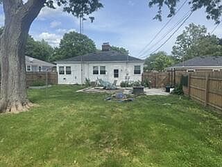 3rd image of 716 Indiana STREET
