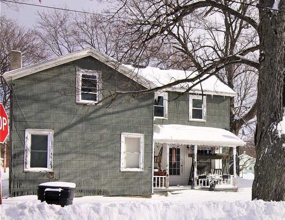 2nd image of 200 Lincoln St