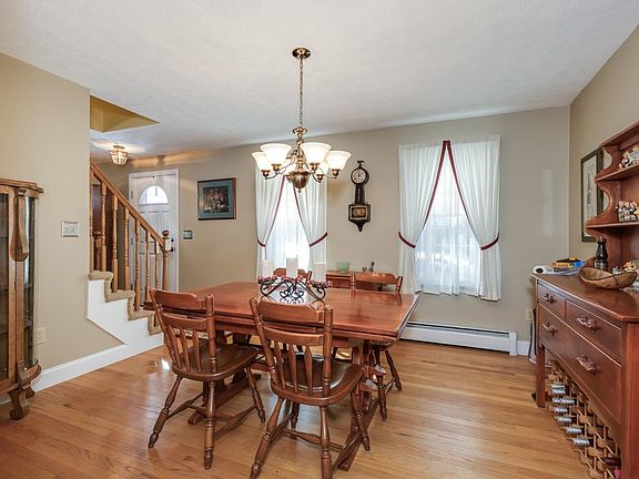 3rd image of 16 Gallen Drive