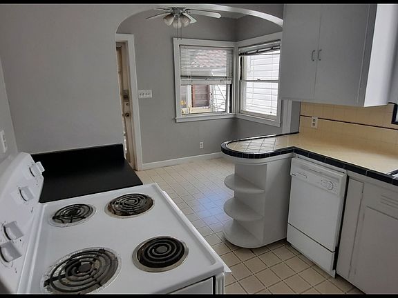 4th image of 1214 27th St Unit 1