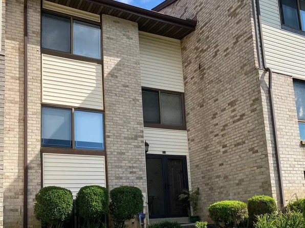 8 Bannock Ct, Randallstown, MD 21133