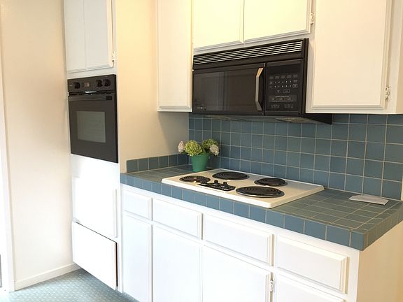 5th image of 1081 Laureles Dr