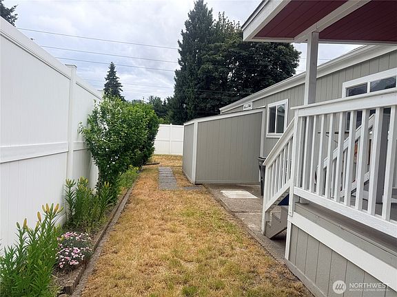 4th image of 210 37th ST SE #35