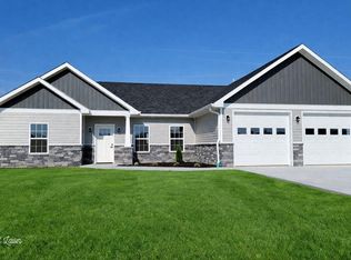 363 Country Ct, Loogootee, IN
