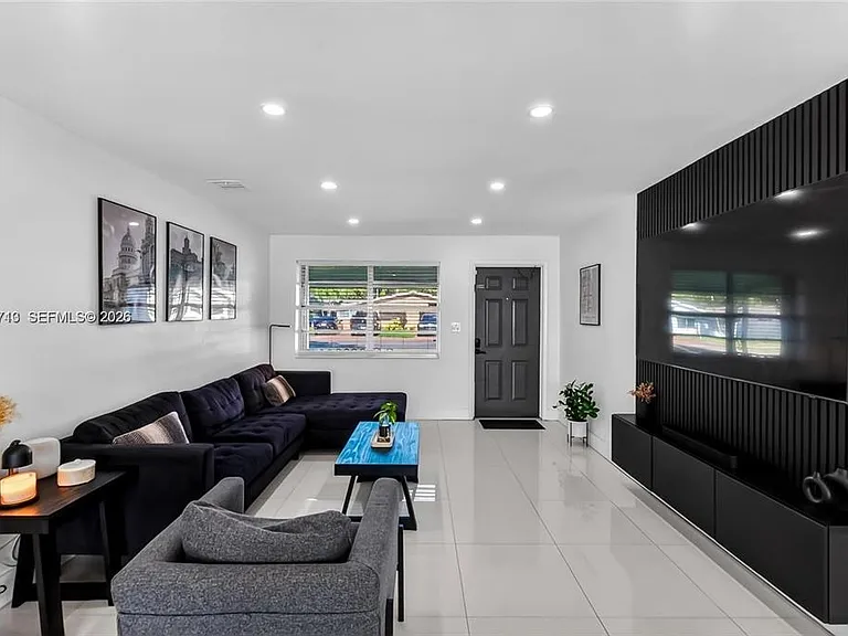 413 SW 5th Ave — Photo 4
