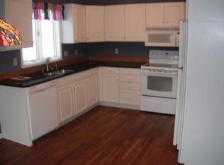 948 Village Ct, Holland, MI 49423