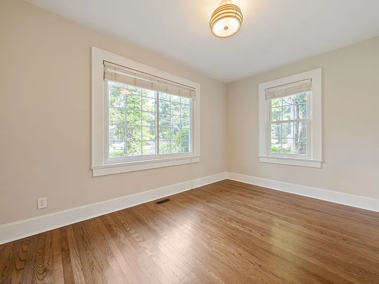 2921 Chapel Hill Rd — Photo 8