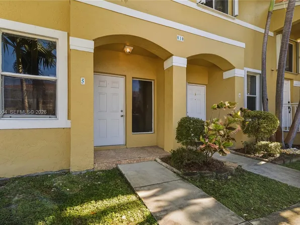 810 NE 212th Ter APT 5, Miami, FL 33179