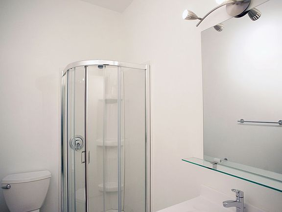 4th image of 53 E 67th St APT 4B