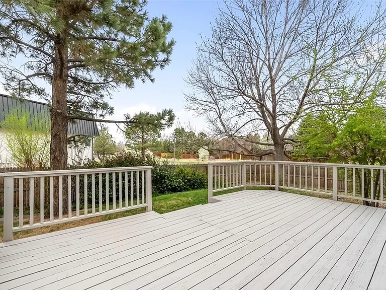 3205 S Tulare Ct — Photo 23